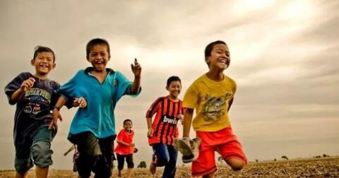 permainan-tradisional-dengan-media-tanah-yang-jarang-kita-temui-lagi