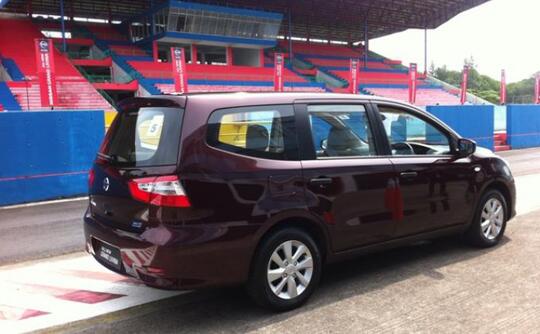 All New Nissan Grand Livina 2013 ( Bisa Indent skg )