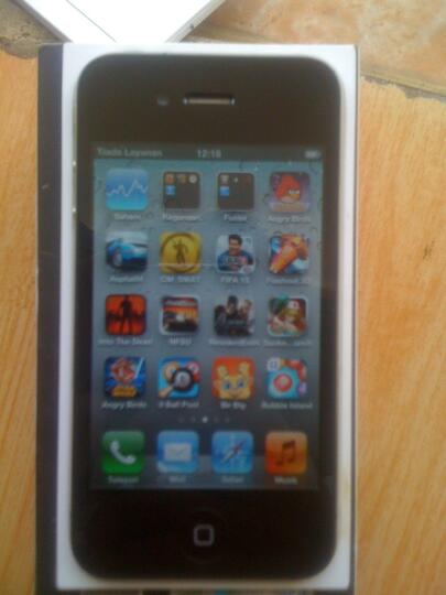 jual iphone 4g 32gb black fullset bonus iphone 3g 16gb