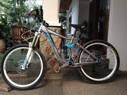 Terjual JUAL sepeda Giant Faith 'O MTB 