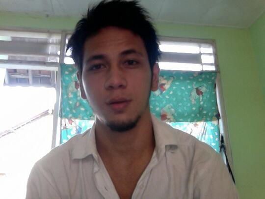 ADAKAH COWOK CAKEP + BERJAMBANG DI KASKUS?