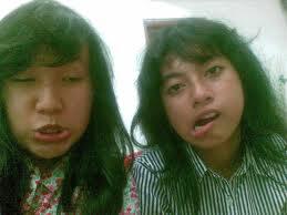 Bingung ber ekspresi saat di foto, jadi begini ujung-ujungnya Hi..Hi..Hi