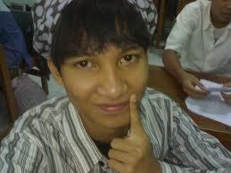 Bingung ber ekspresi saat di foto, jadi begini ujung-ujungnya Hi..Hi..Hi