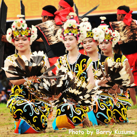 Erau Festival yang meriah