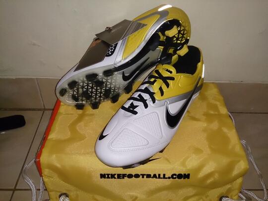 Sepatu Bola dan Futsal Nike Mercurial,T90,CTR,Vapor,Laser | Adidas F10 IN | ORIGINAL