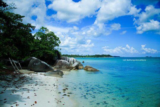 Foto-Foto Menakjubkan Wisata Pantai Paling Eksotis di Indonesia
