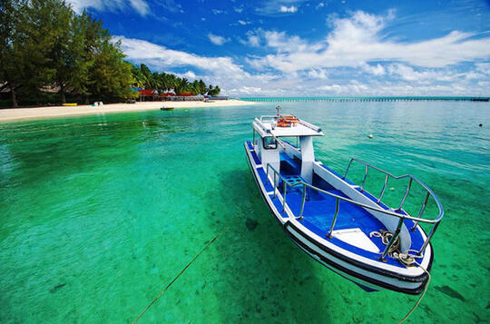 Foto-Foto Menakjubkan Wisata Pantai Paling Eksotis di Indonesia