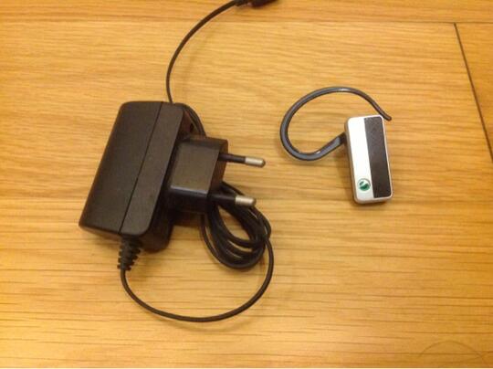 (WTS) bluetooth headset Sony Ericsson HBH-PV720