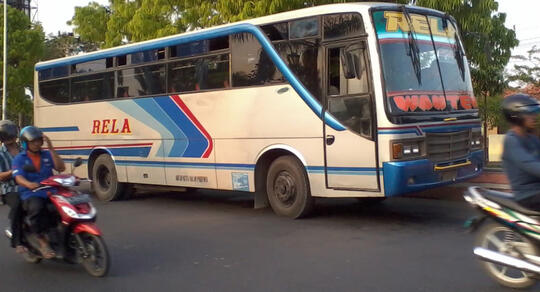 10 BUS MALAM TERBAIK