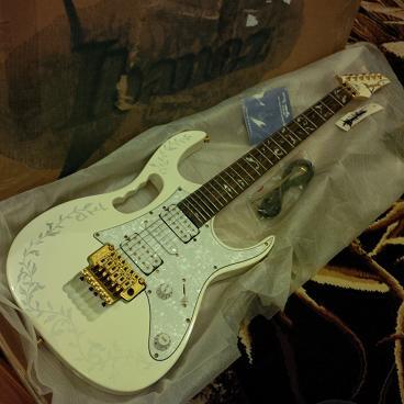 ibanez jem white gold