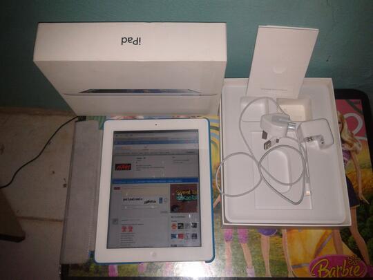 WTS Ipad 4 32Gb wifi & seluller