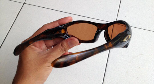 Terjual OAKLEY MONSTER DOG brown 