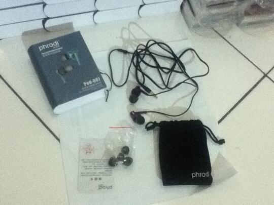 Terjual Earphone Ori Edifier H180, H185, Phrodi 007, Cowon 