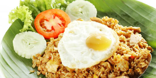 5 Kebiasaan Makan Orang Indonesia Yang Aneh