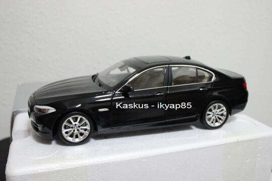 *** Jual Diecast Replika Mobil Skala 1:18 ***