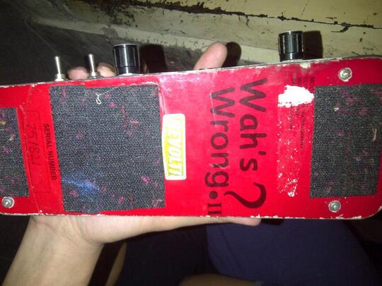 di jual senjata pribadi zoom b2.1u,wah by revolt,rocktron digital delay MURAH
