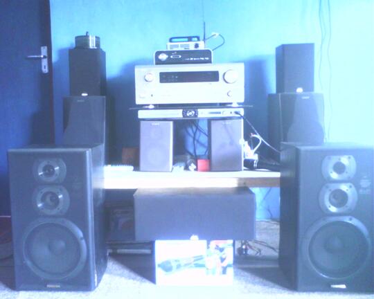 Terjual LED HD PROJECTOR + SOUND SYSTEM 