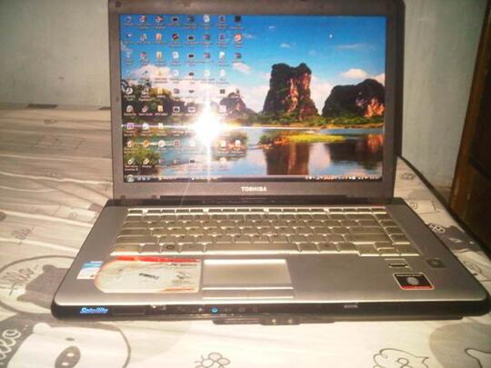 2ND Leptop TOSHIBA SATELITE A205