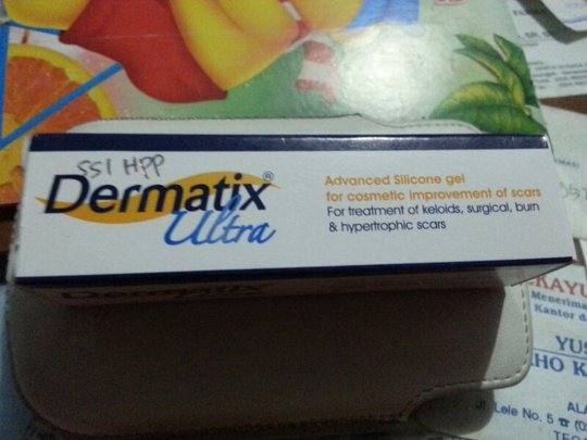 Dermatix dan Gly Derm salep penghilang bekas luka atau operasi dan luka bakar