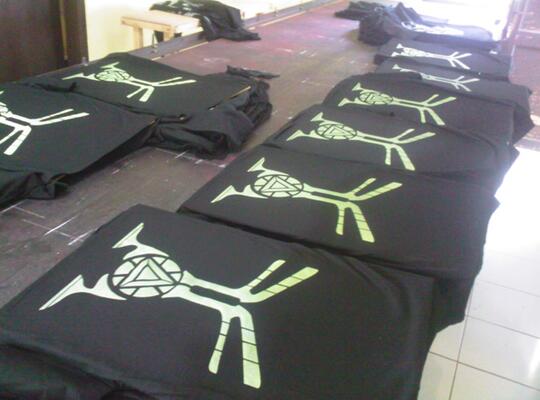 JUAL OBRAL KAOS SISA PRODUKSI (SABLON GLOW IN THE DARK)-BANDUNG