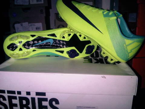 harga sepatu bola nike mercurial vapor original