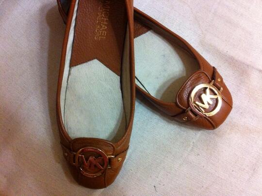 harga flat shoes michael kors