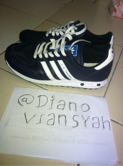Terjual Adidas LA TRAINER NAVY BLUE 