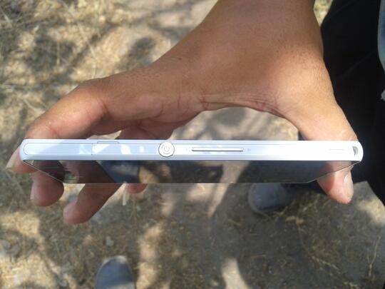 <<Sony Xperia Z white Resmi Mulus Murah Surabaya>>