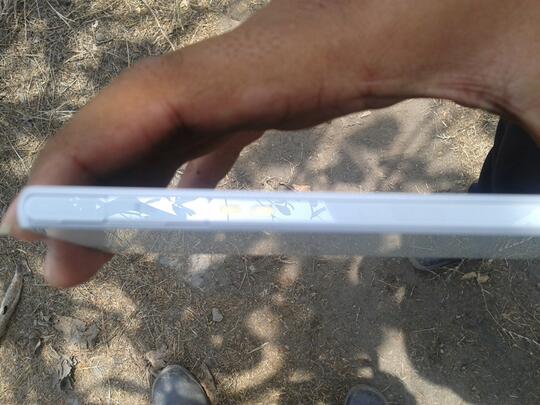 <<Sony Xperia Z white Resmi Mulus Murah Surabaya>>