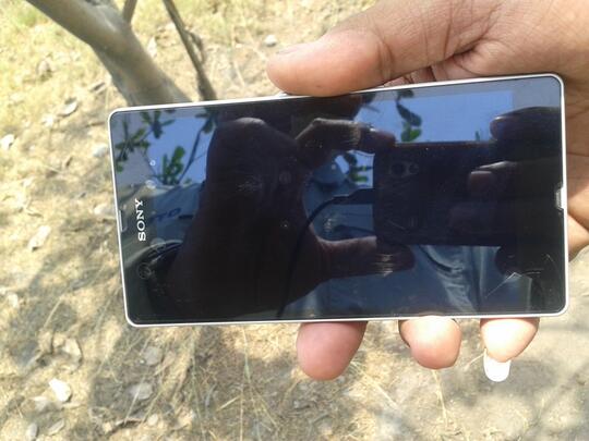 <<Sony Xperia Z white Resmi Mulus Murah Surabaya>>