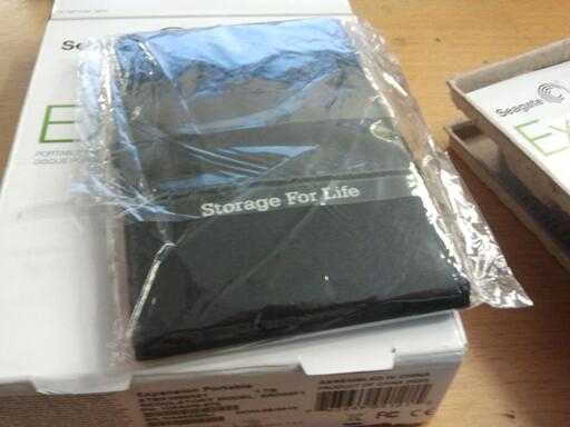 WTS Seagate Expansion 2.5 1TB (BNOB) Bonus Pouch