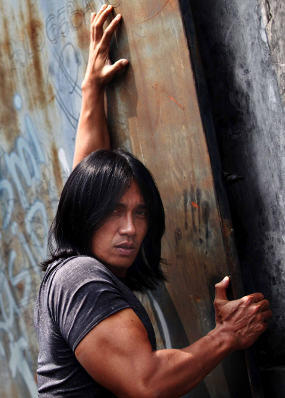 Inilah Ngerinya Kalau SEMUA Orang Di Dunia Berbadan Kekar seperti Agung Hercules !!