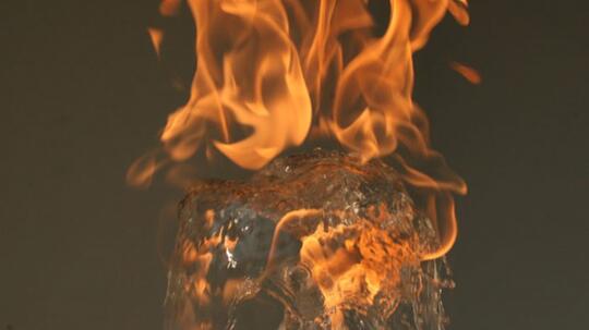 Air Mancur Api karya Jeppe Hein. sadis gan! (Pic + Video)
