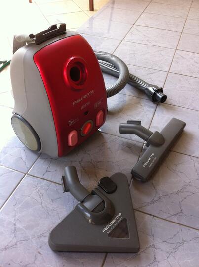 Terjual Vacuum cleaner rowenta 1800W | KASKUS