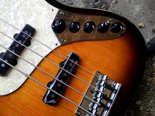 elioth jazz bass