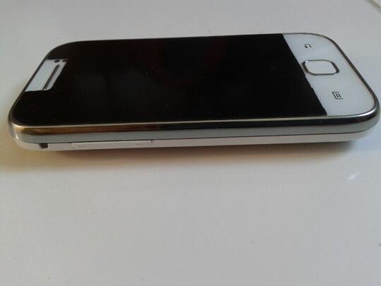 DIJUAL SAMSUNG Android Galaxy Y GT-S5360 Putih (Malang)