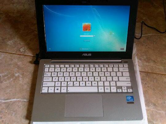 ASUS X2001E Barang Ajib Banget Gan