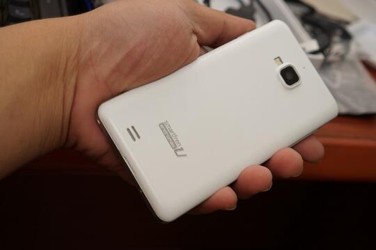 Jual Andromax U Le (Quad Core) Putih
