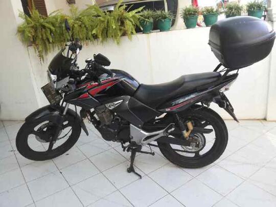 Motor Yamaha Tiger Tahun 2012 Bonus Box Givi