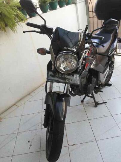 Motor Yamaha Tiger Tahun 2012 Bonus Box Givi
