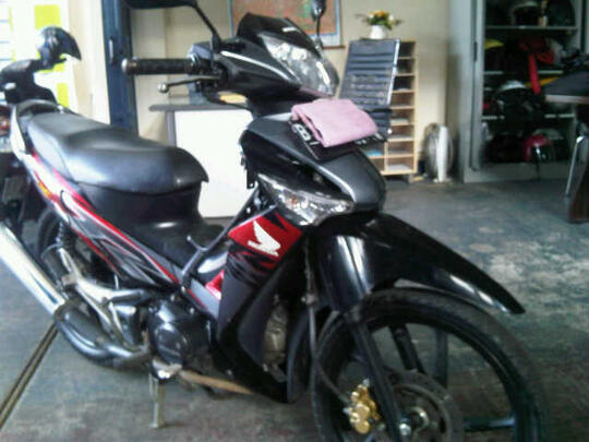 Jual Honda Supra x 125cw muluz gress Km Rendah...