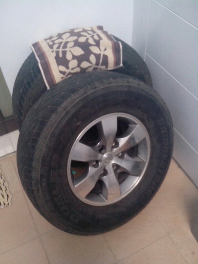 velg dan ban Fortuner 16inc mulus terawat
