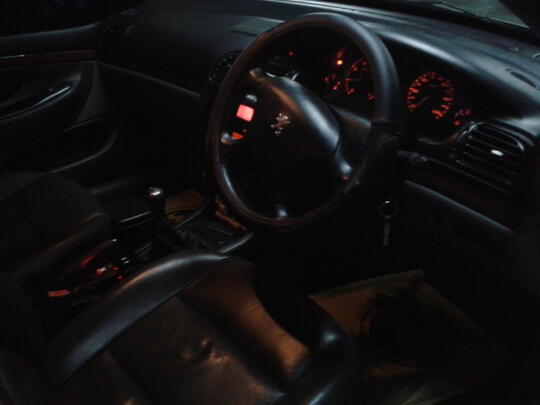JUAL : PEUGEOT 406 D9 MANUAL THN 2000 SILVER