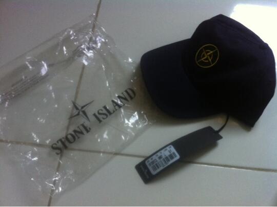 topi stone island