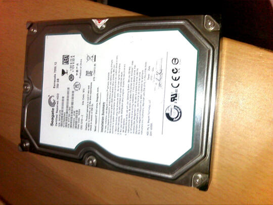 JUAL MURAH HDD SEAGATE 750GB BONUS FULL ISI MOVIES N GAMES - COD BANDUNG