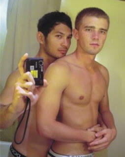 7 ARTIS INDO YANG PERNAH DIISUKAN GAY ===> agan agan maho masuk ...
