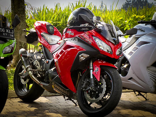 Ninja 250 FI rasa ZX6R