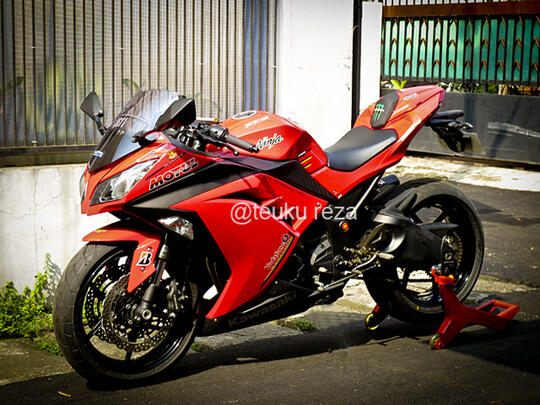 Ninja 250 FI rasa ZX6R