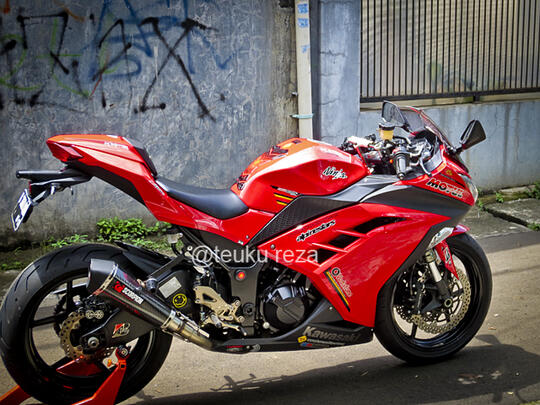Ninja 250 FI rasa ZX6R