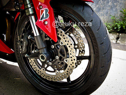 Ninja 250 FI rasa ZX6R